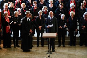 Pfarrer Matthias Hambücher von der Katholischen Gesamtkirchengemeinde Stuttgart-Nordwest beim Grußwort