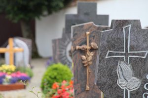 Kreuz auf dem Friedhof. Foto: Goede