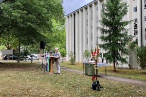 Frau Dr. Sabine Waldmann-Brun am 26. Juli 2020 auf unserer Kirchwiese